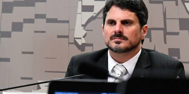 Marcos do Val diz que Daniel Silveira planejava golpe de Estado